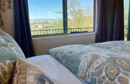 Eagles Nest Casita Luxury king memory foam bed feather pillows & duvet Amazing views, private balcony, Great location & Dog friendly - Foto 17