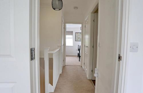 3Bed Manchester Home · Parking · Near AO Arena - Pass the Keys - Photo 12