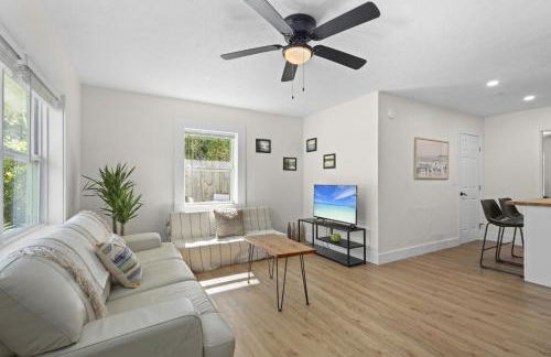 Cozy Near AMI Patio BBQ TV - Foto 1