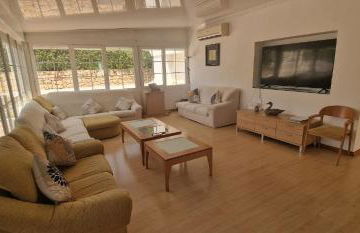 Beachfront Villa - Photo 40