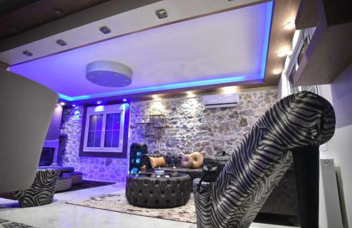 Eleni De Lux - Photo 20