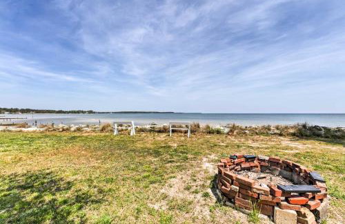Oceanfront White Stone Cottage w/ Private Beach! - Photo 22