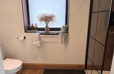 Luxury Courtyard Studio in Llangollen - Photo 21