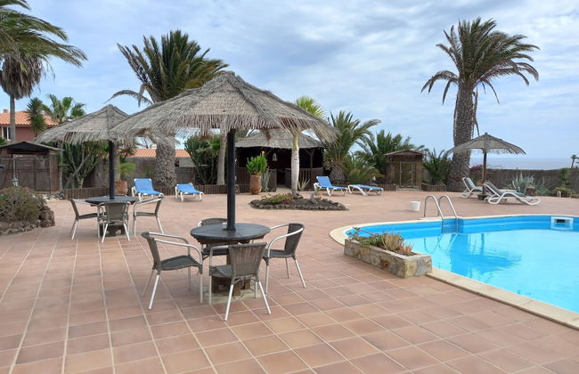 Rustic 1-bed Bungalow in Parque Holandés - Photo 11