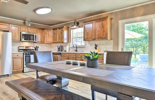 Quiet Haven with Hot Tub, 4 Mi to Canyon Lake! - Foto 5