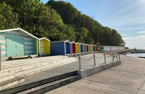 Three Gables, West Wight village house, Sleeps 10 - Photo 31