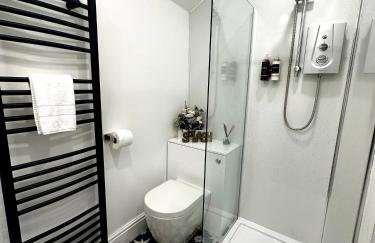 3 West End Boutique Apartment - Photo 20