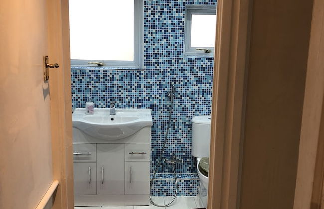 Lovely 3-bed House in Farnham Royal Slough - Foto 12