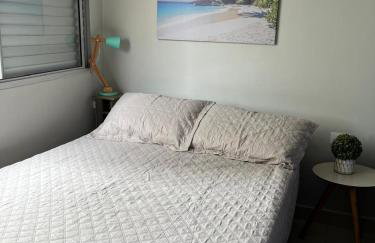 Apto Tombo Guarujá lindo 2dorm 2 banh pé na areia com elevador promoção - Foto 8