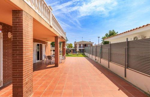 Golden Villa - Photo 23