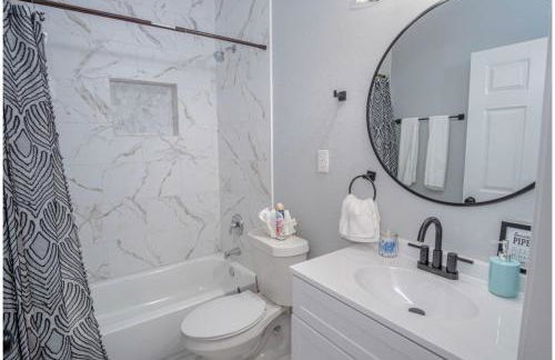 Cozy and Lovely 2BR 2BA Apt#a Near Lively Downtown - Foto 26