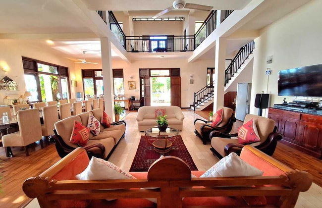 MYH - Lake Front Pvt Villa - Photo 7