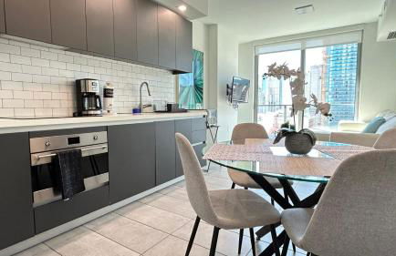 Contemporary Comfort Rooftop Views & Full Kitchen - Foto 25