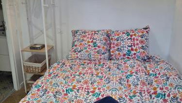 Tranquil, calm garden studio with spa pool - Foto 3