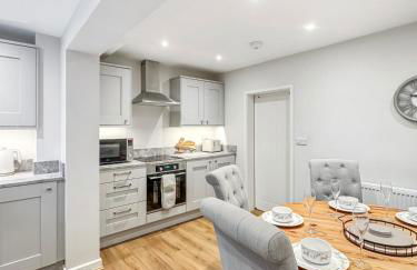 Sleeps 6 3bedroom House, Harlaxton Garden Driveway - Foto 1