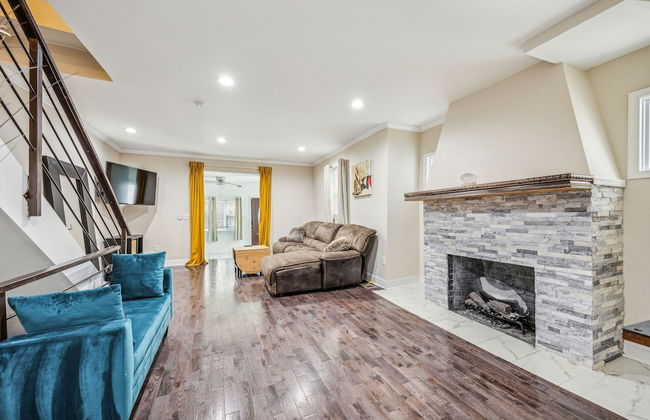 Elegant 5br Townhome In Prime Location 5 Bedroom Townhouse by RedAwning - Foto 18