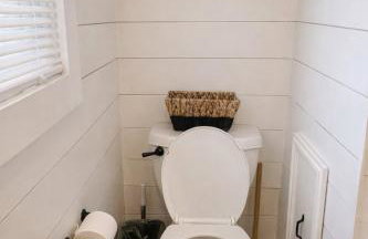 Charming Cottage with Fenced Backyard Pet Friendly - Foto 13