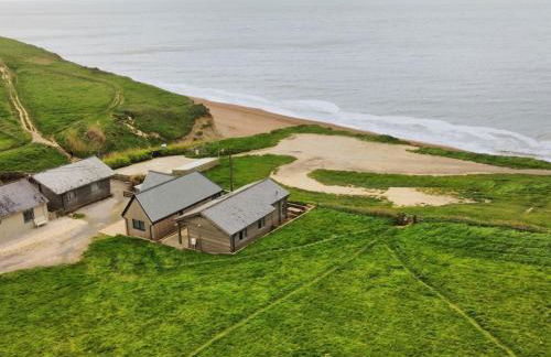 Beautiful Seaside Holiday Home - Photo 4