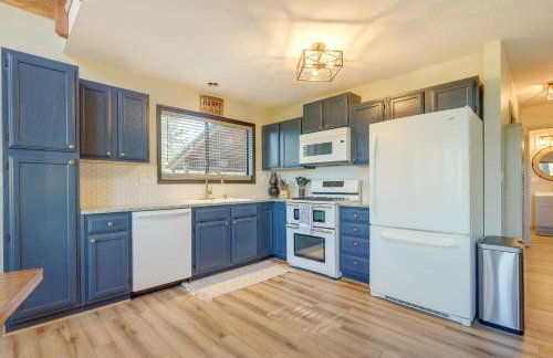 Stylish Angel Fire Cabin with Deck - 2 Mi to Ski Mtn - Foto 5