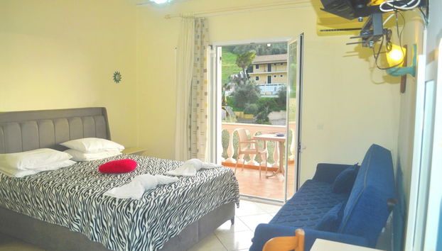 Holiday House Letta Very Quiet Location Agios Gordios - Foto 3, Habitación