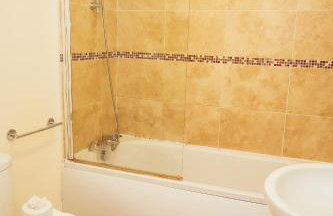 Large Apartments next to East Midlands Airport with Free Gated Parking! - Photo 27