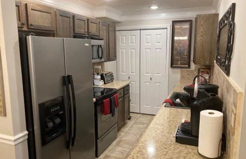 Spacious 3 Bedroom 2 bath Condo close to Five-points in Athens - Photo 3