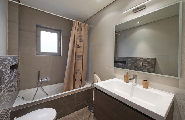 Vari Views in Vari With 3 Bedrooms and 3 Bathrooms - Foto 14