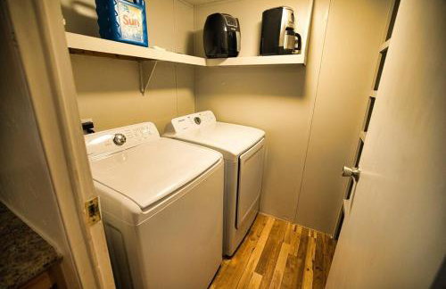 Gigi's Spacious Lakefront with Boat Ramp Access!! Newly Remodeled, Sleeps 8! - Foto 27