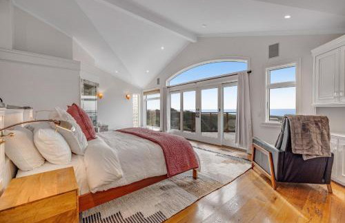 Luxe Remodeled Oceanfront Home on the Bluff - Foto 29