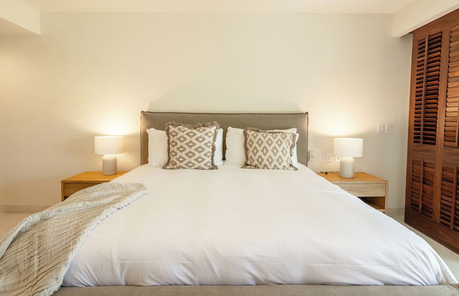 El Encanto exclusive condo private pool - Photo 17