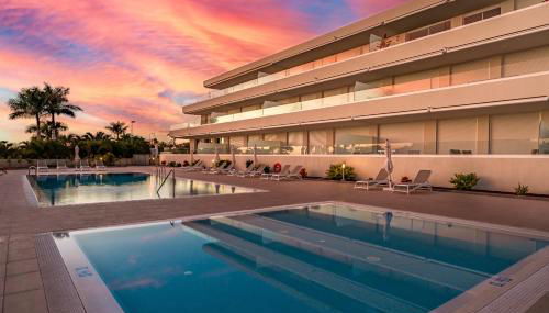 Modern new apartment Las Terrazas de Costa Adeje. Heated pool, big terrace and private parking - Foto 2, sunbed