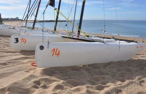 Charmant Gîte Familial à 30m de la Plage avec Cour Fleurie, Proche Commerces et Pêche à Pied - FR-1-306-833 - Foto 9