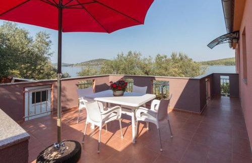 Ina by the sea Apartment - Photo 12