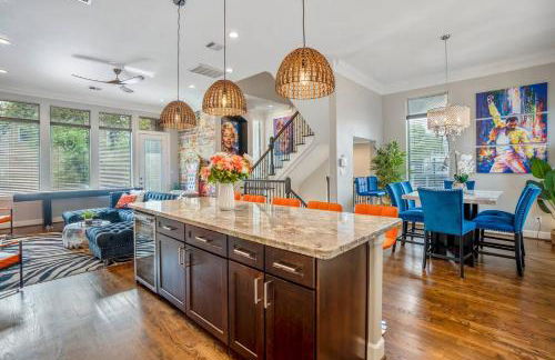 Posh Dtwn/Midtown Home w Stunning Roof-Top Terrace - Foto 66