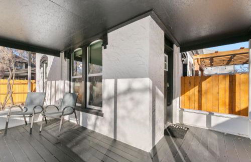 Old Town Retreat with Hot Tub - Steps from CSU! - Photo 23