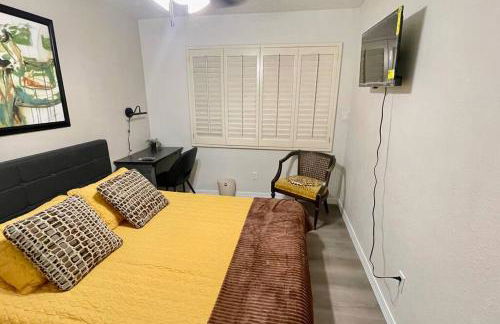 Apartment C, Restful,Cozy, close Sunland Park Mall - Foto 13