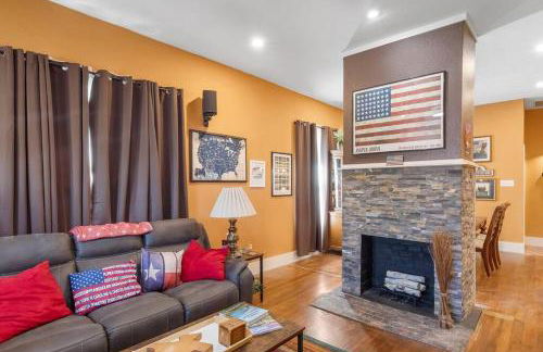 Stockyards-3/4 mile away!-Sleeps 8-Americana House - Foto 10