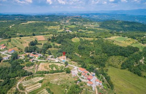 Four-Bedroom Holiday Home In Bregi - Foto 14