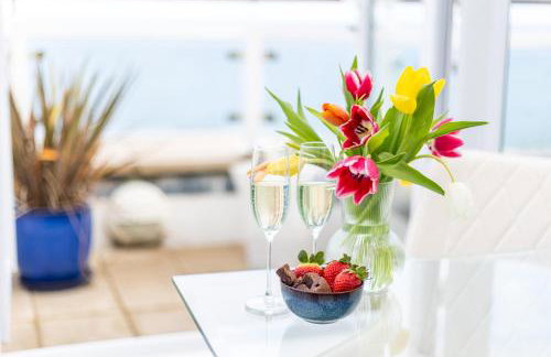 NEW! Stunning 2 Bed Beach Front Penthouse Apartment - Topaz, Compass Point - Foto 20