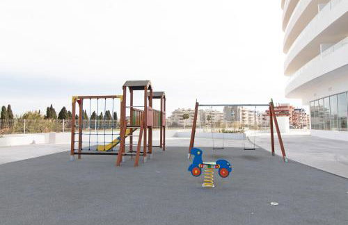 Global Properties, Apartamento con terraza y vistas a la piscina en Gran Canet - Photo 41