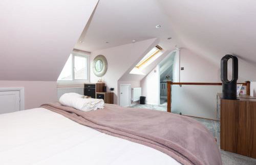 Modern 4 bedroom family home with driveway parking - Foto 6