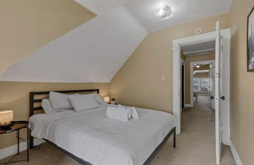 Your Central Columbus Retreat Awaits 5 BR 2 Bath - Foto 28