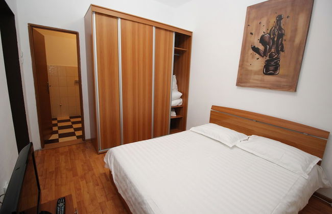 92 Residence - Photo 12