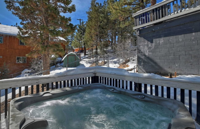 Mountain Palette by Avantstay Hot Tub, Game Room, Deck, Sweeping Views! - Photo 65