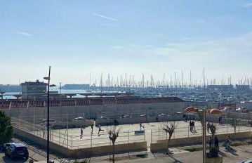 Frente al puerto y junto a la playa del Arenal - Foto 17