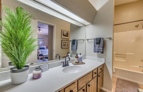 1 Mi to Ski Slopes Alto Escape with Game Room! - Foto 17