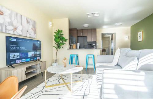 Stylish King 1BR 8 Min to Downtown Pool Gym & Parking 04 - Foto 11