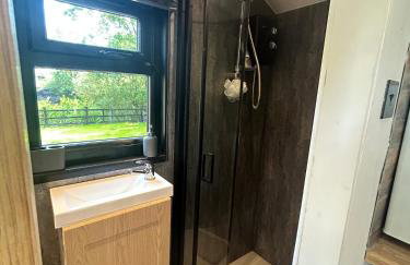 Flying Scotsman Unique Carriage Pet Friendly! Lazy Spa can be available upon request with additional cost of 40 - Foto 4