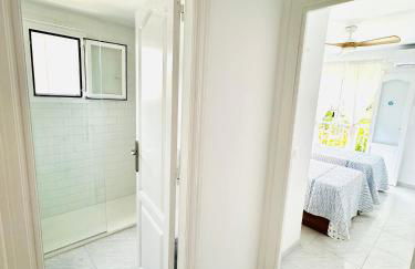 Bonito apartamento con piscina a 50 metros de la playa! - Photo 20