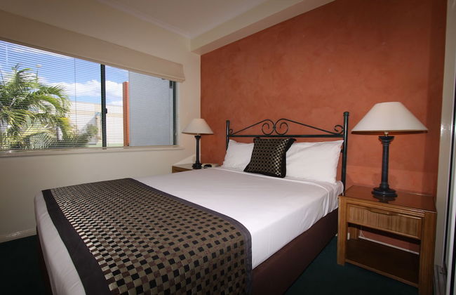 Mid City Luxury Suites - Photo 2